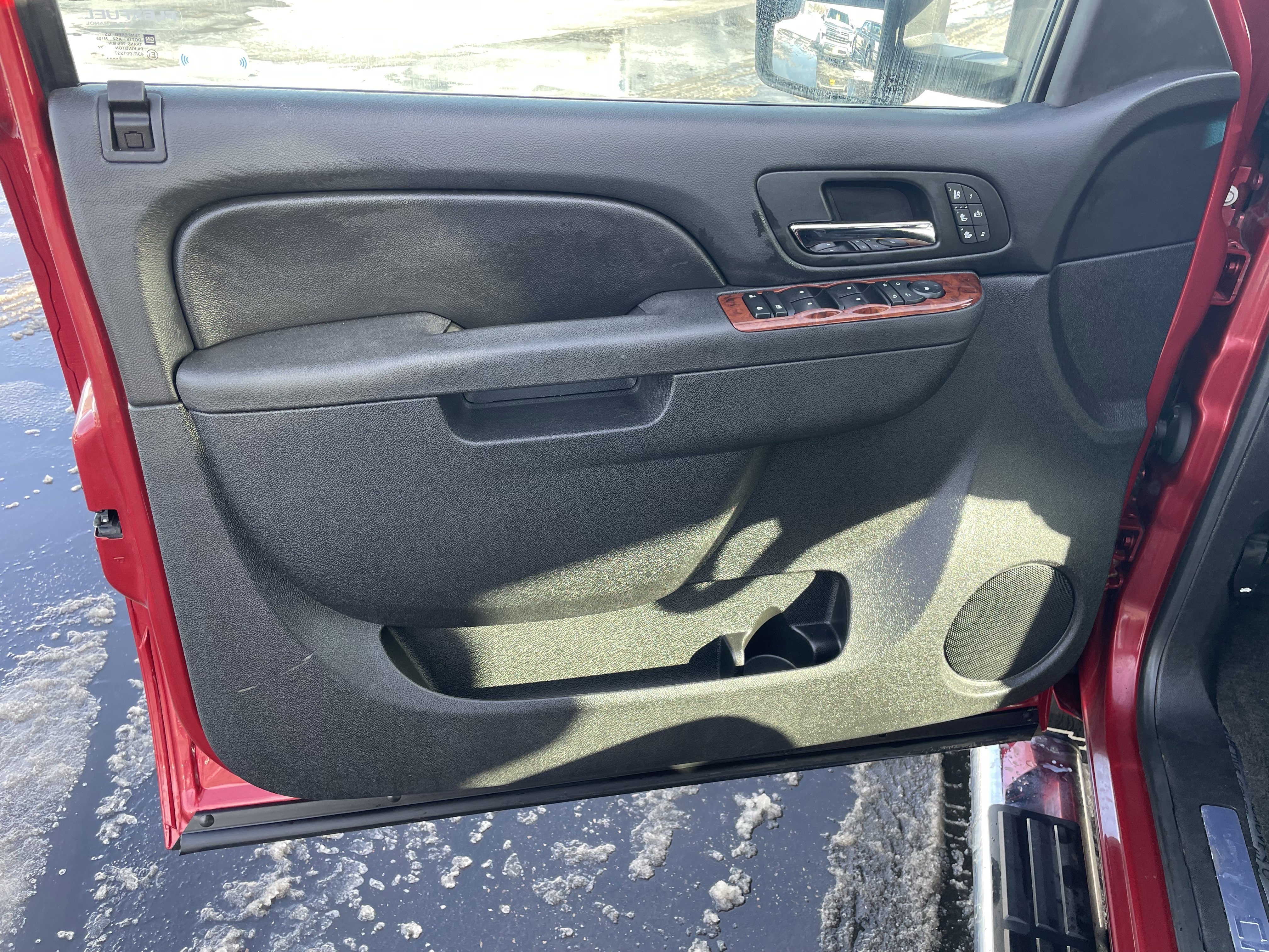 Used 2014 Chevrolet Tahoe LTZ AWD/4WD image 11