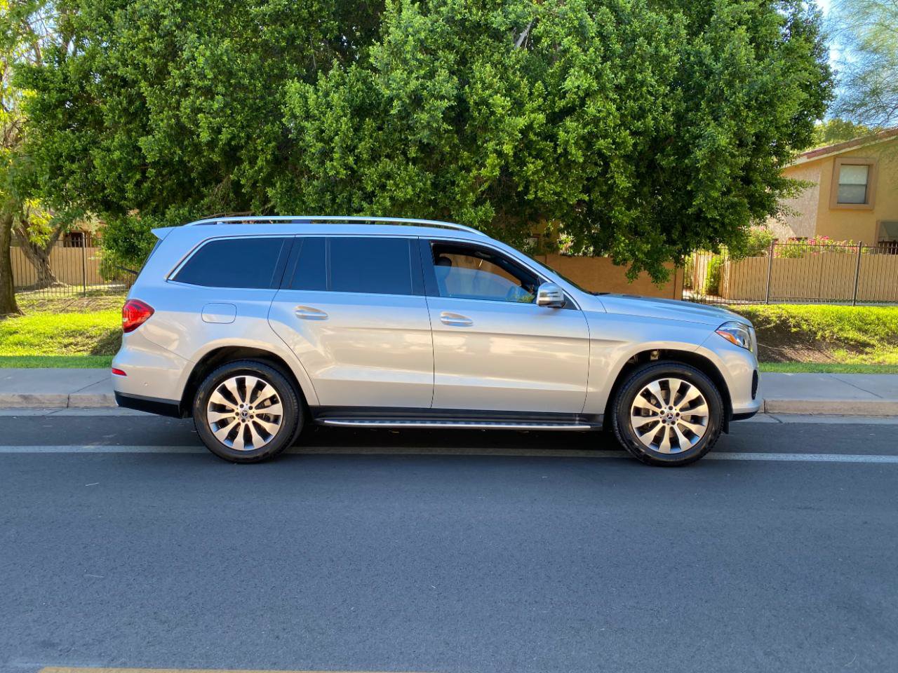 Used 2019 Mercedes-Benz GLS 450 4MATIC image 4