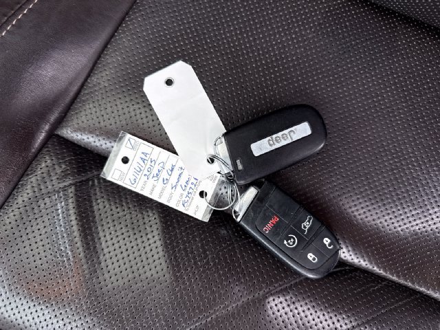 Used 2015 Jeep Grand Cherokee Summit AWD/4WD image 33