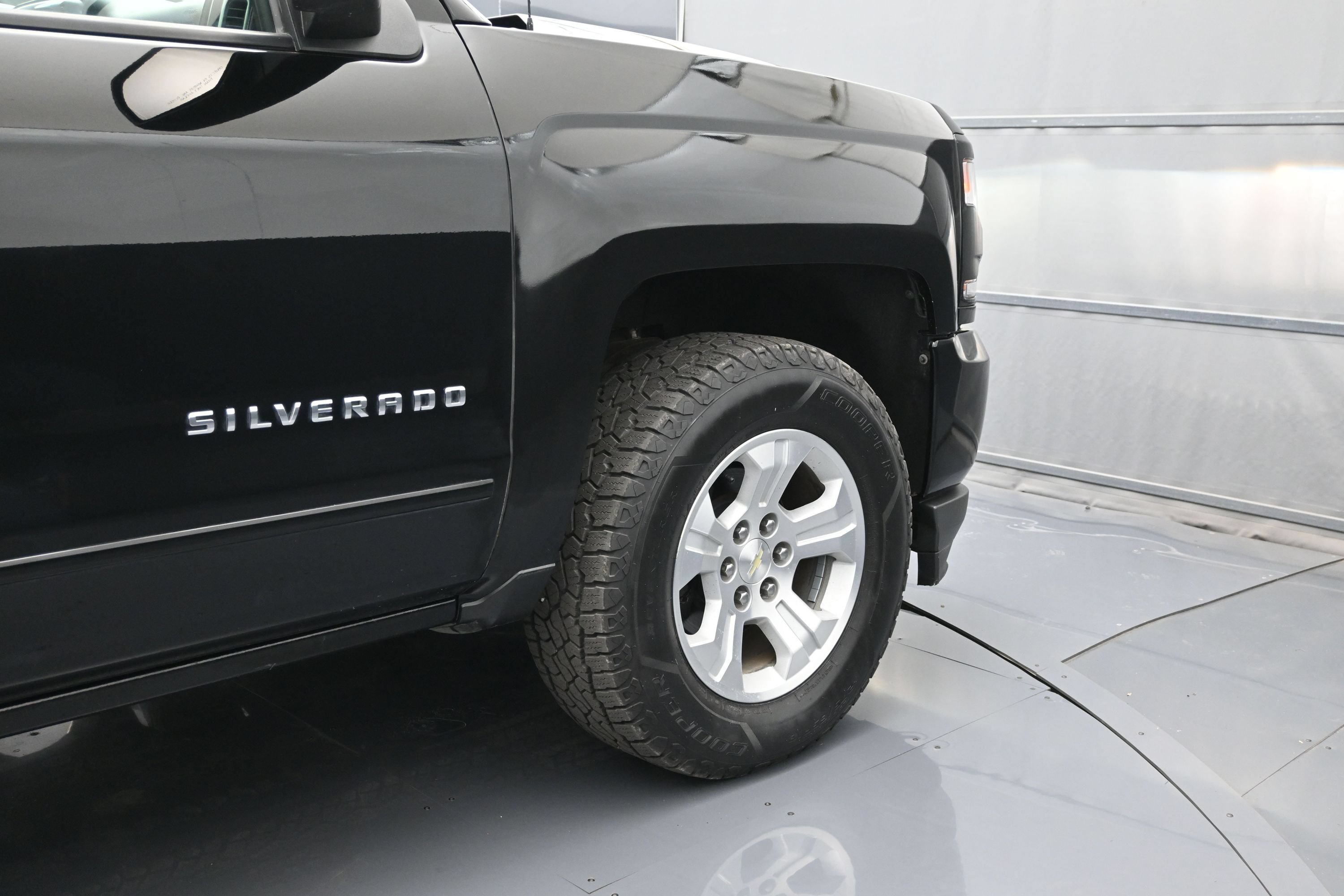Used 2018 Chevrolet Silverado 1500 LT w/ All Star Edition AWD/4WD image 48