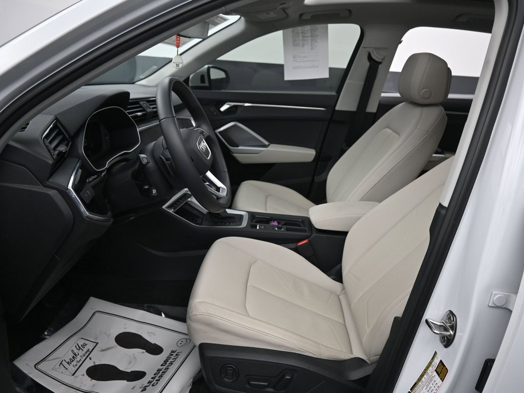 Used 2024 Audi Q3 2.0T Premium w/ Convenience Package image 30
