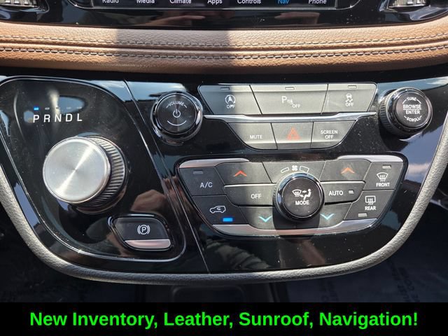 Certified 2018 Chrysler Pacifica Limited FWD image 27