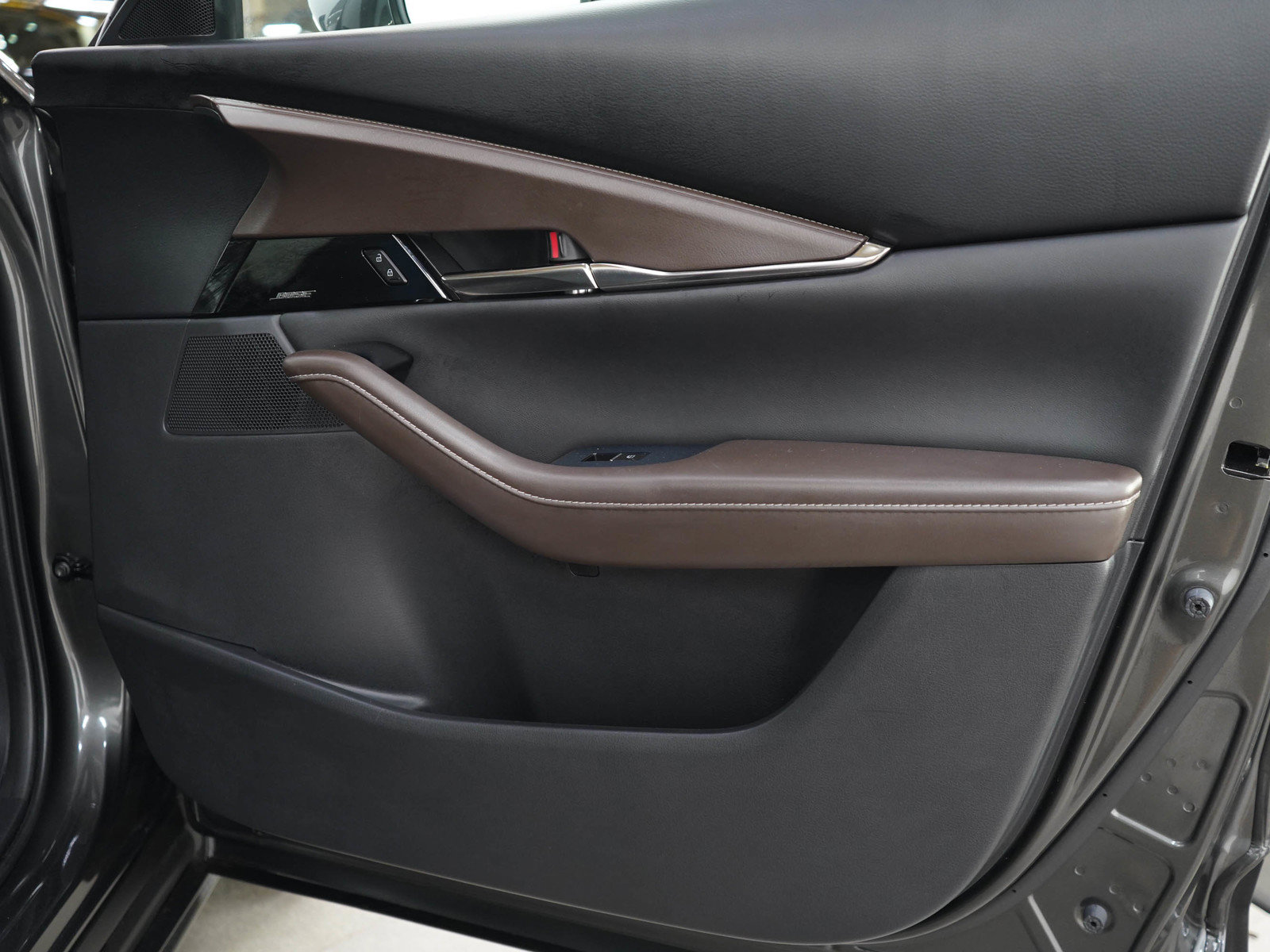 Used 2020 MAZDA CX-30 AWD w/ Premium Package image 9