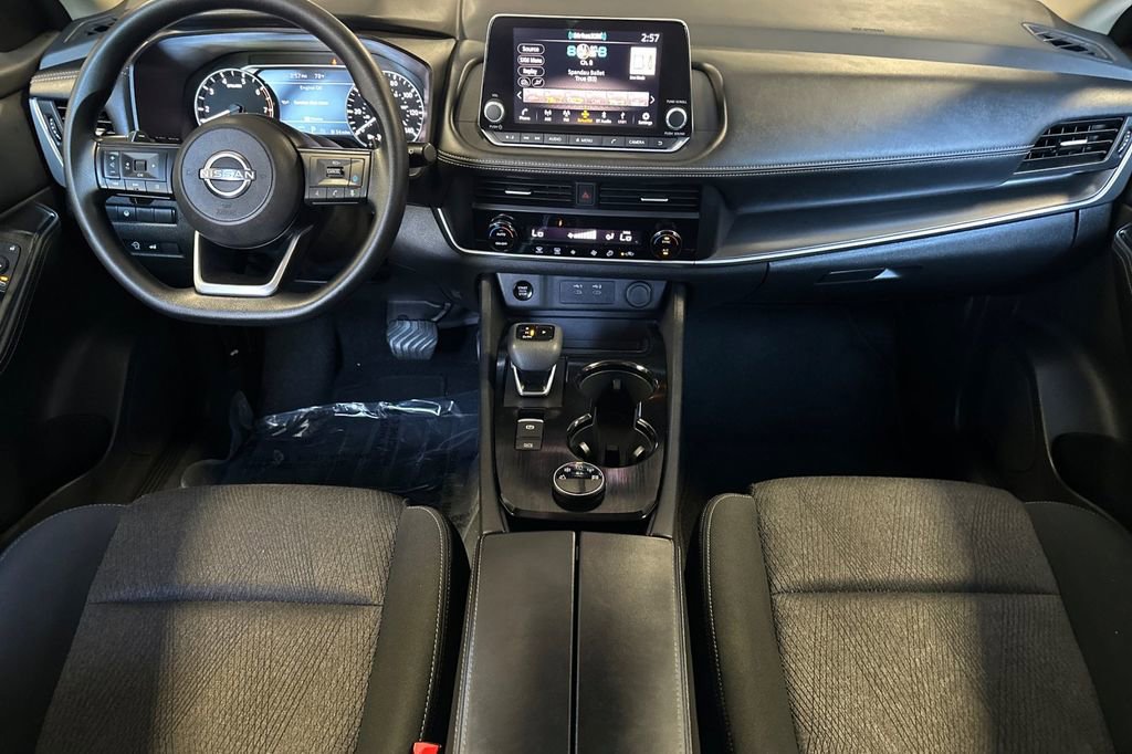 Used 2024 Nissan Rogue SV AWD/4WD image 13