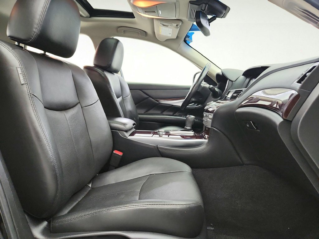 Used 2018 INFINITI Q70 Luxe w/ Proactive Package AWD/4WD image 26