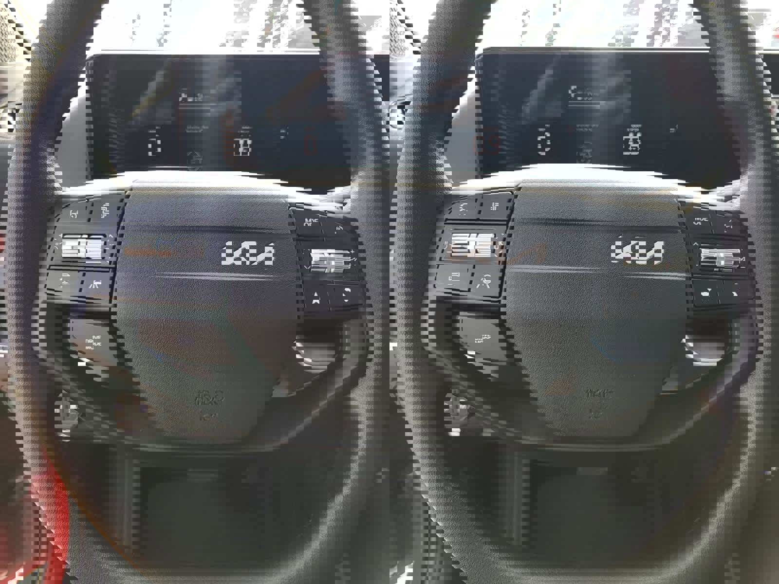 Used 2025 Kia K4 LXS image 18