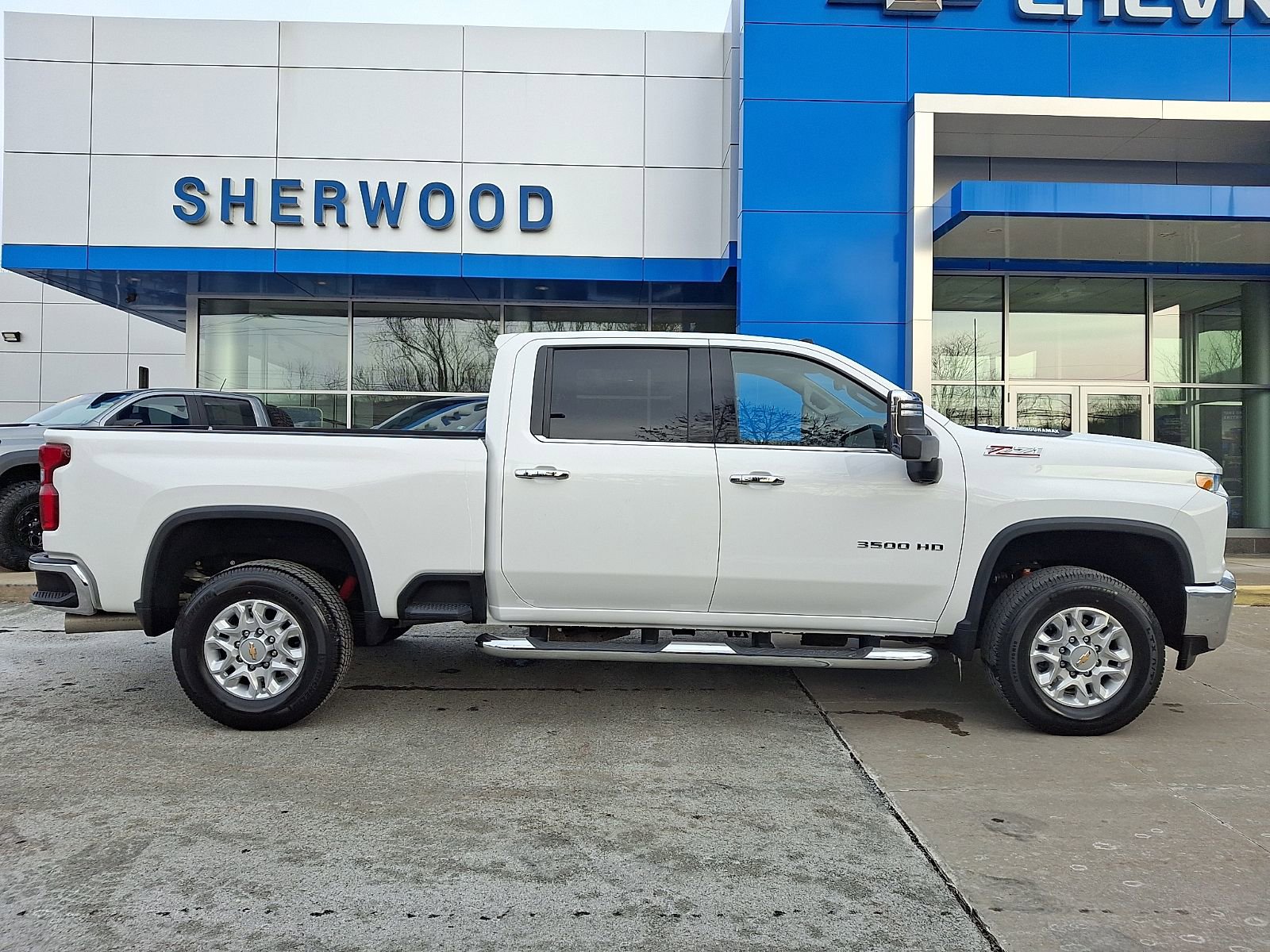 Used 2022 Chevrolet Silverado 3500 LTZ w/ LTZ Plus Package image 7