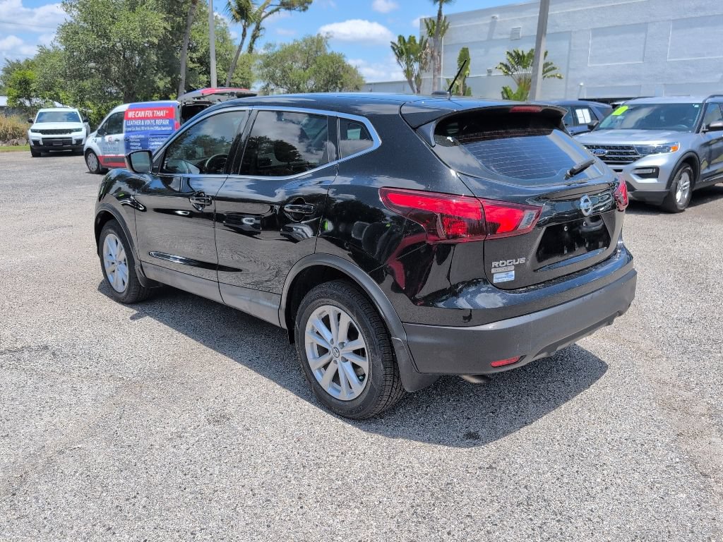 Used 2019 Nissan Rogue Sport S w/ Appearance Package FWD image 5