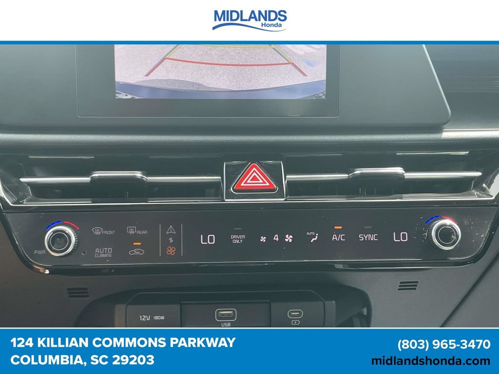 Used 2024 Kia Niro LX FWD image 27