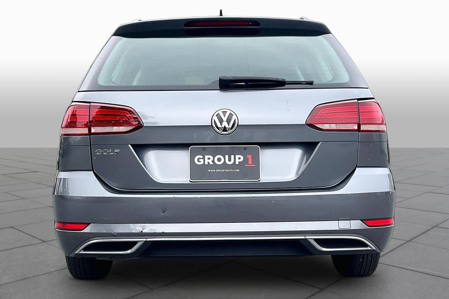 Used 2019 Volkswagen Golf S FWD image 4