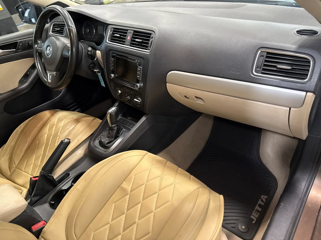 Used 2012 Volkswagen Jetta TDI FWD image 15
