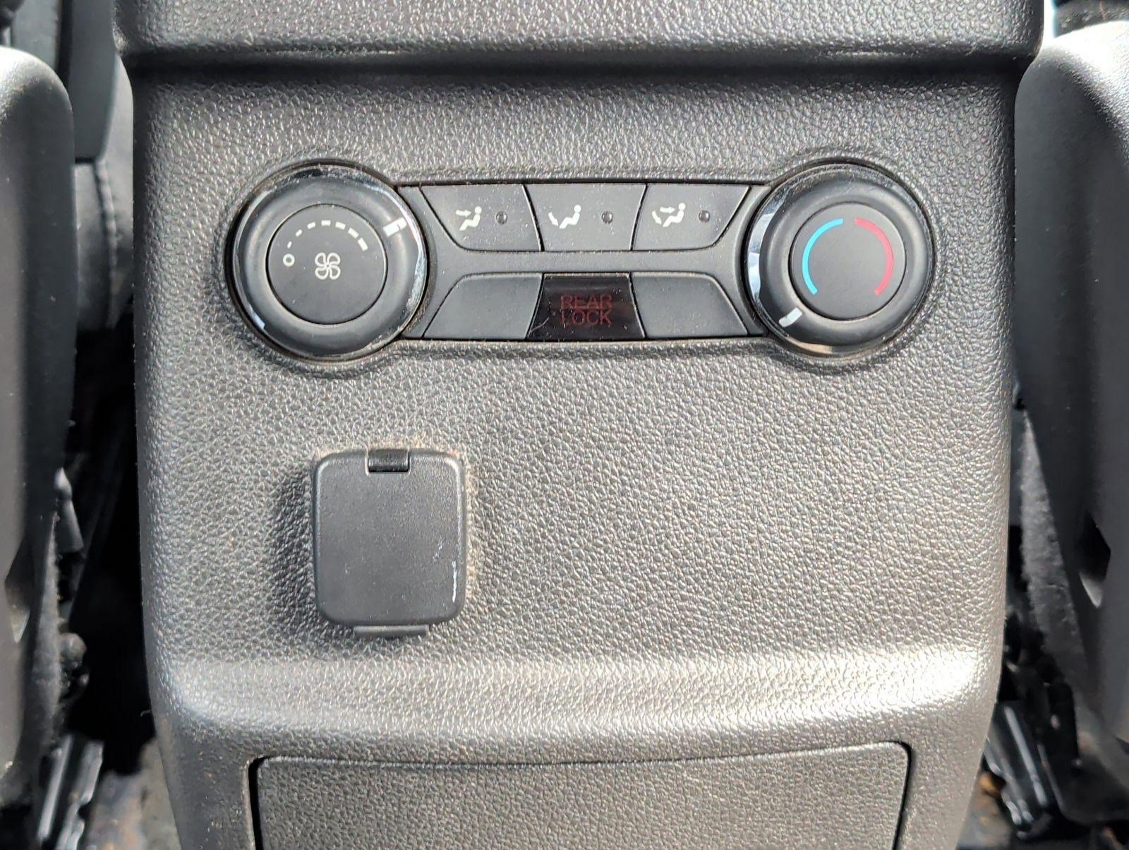 Used 2015 Ford Explorer XLT w/ Equipment Group 202A FWD image 24
