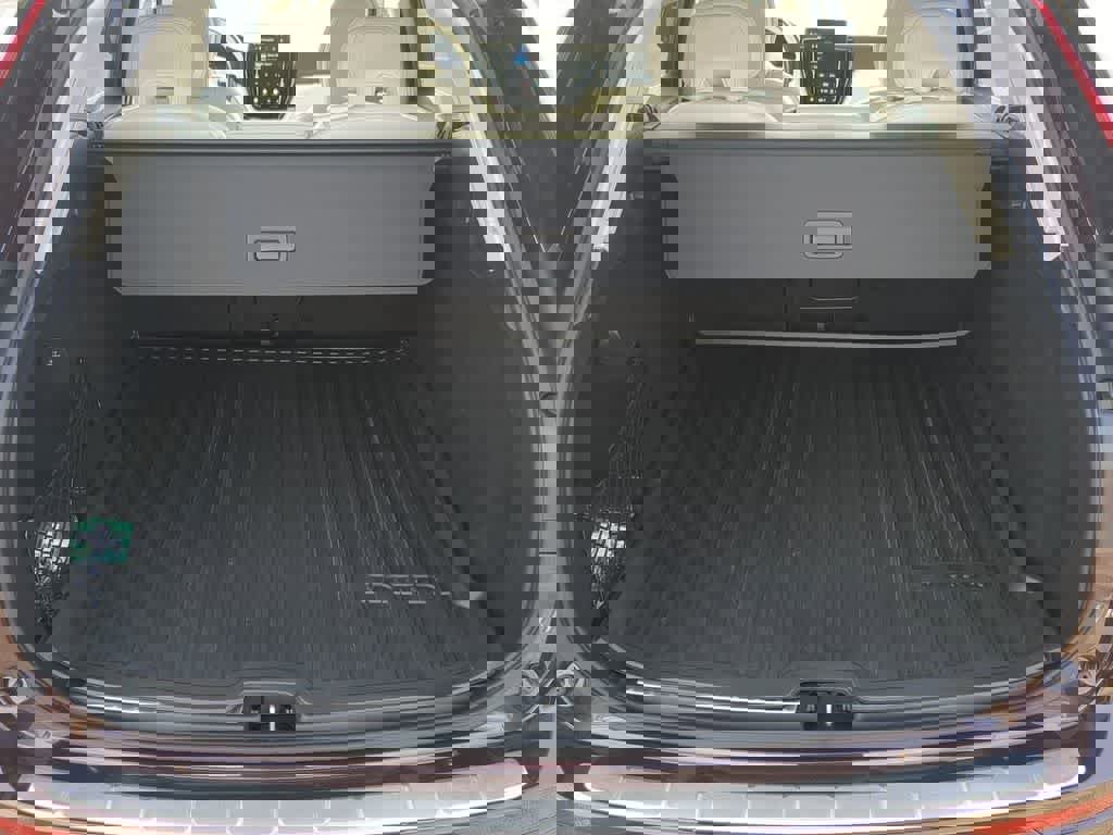 Used 2026 Volvo XC60 B5 Ultra w/ Protection Package Premier image 33