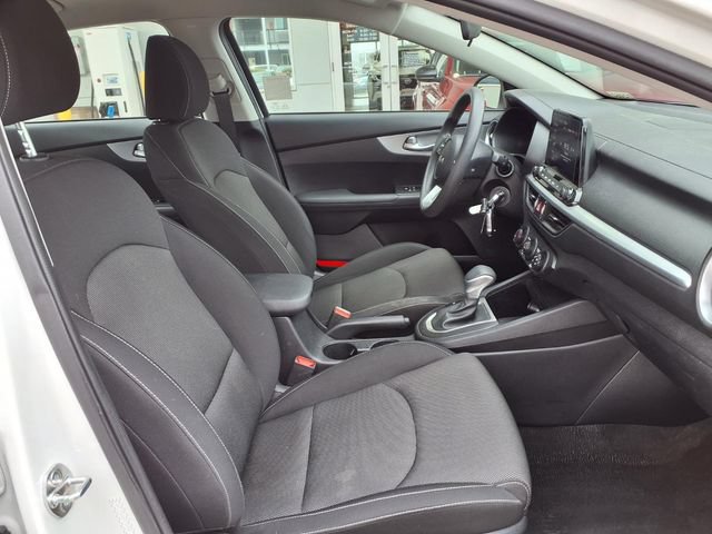 Used 2024 Kia Forte LXS w/ LXS Technology Package FWD image 25