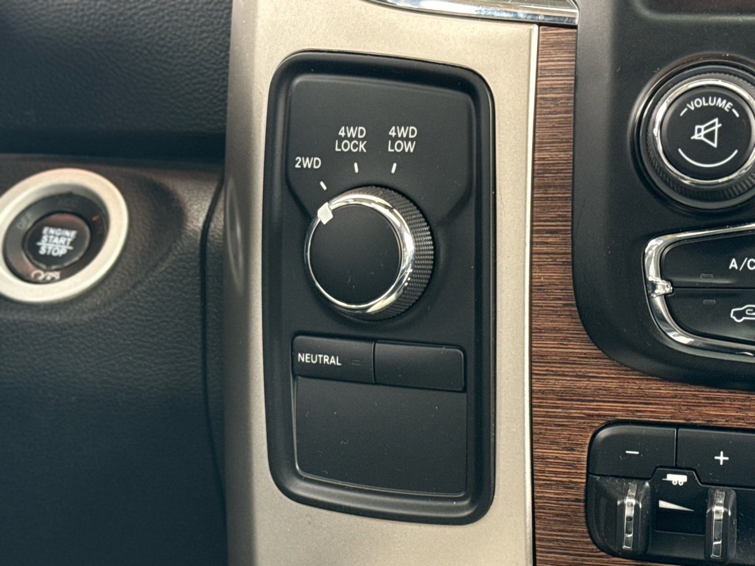 Used 2018 RAM 2500 Laramie w/ Cold Weather Group image 20