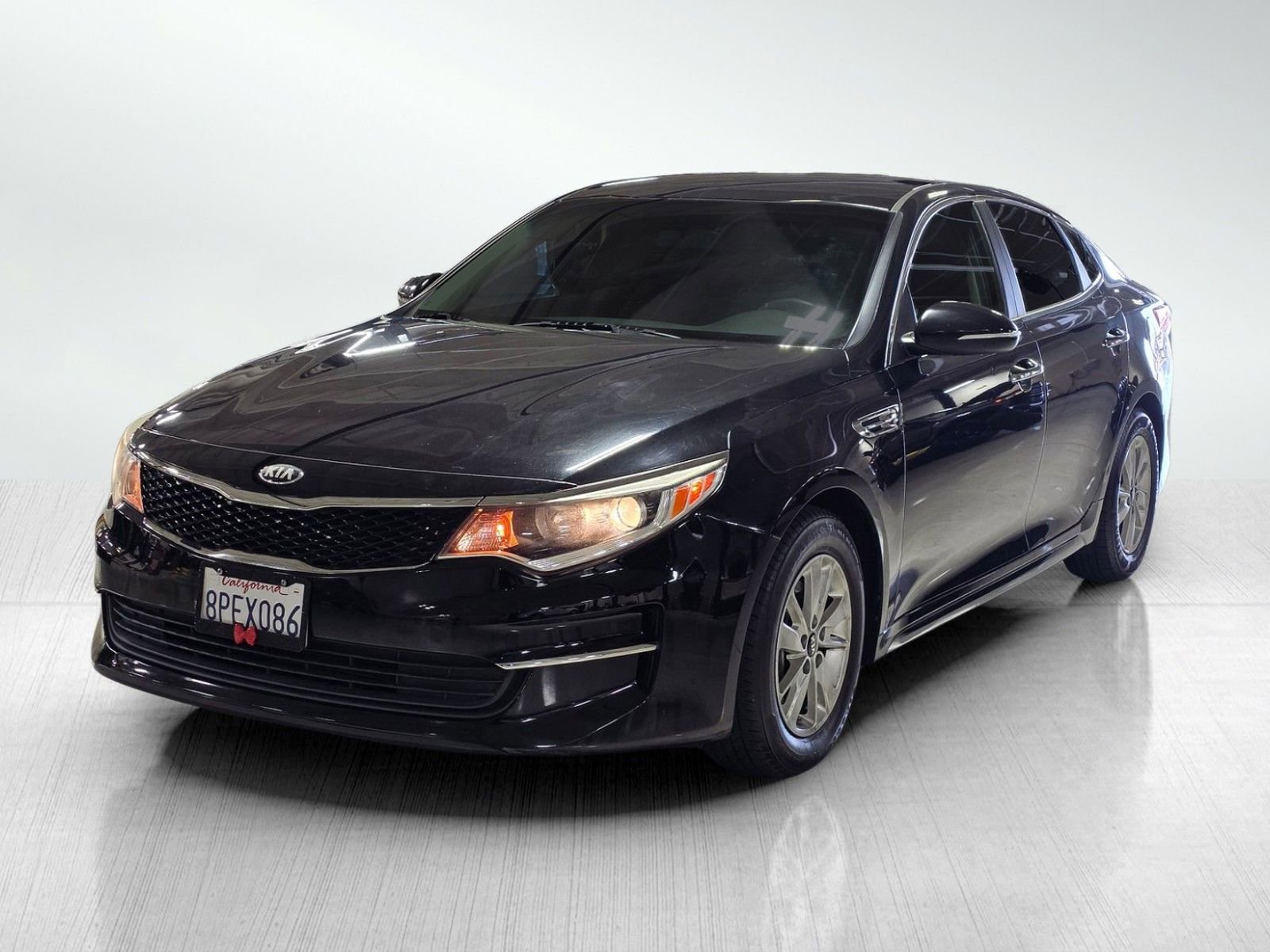 Used 2018 Kia Optima LX image 3