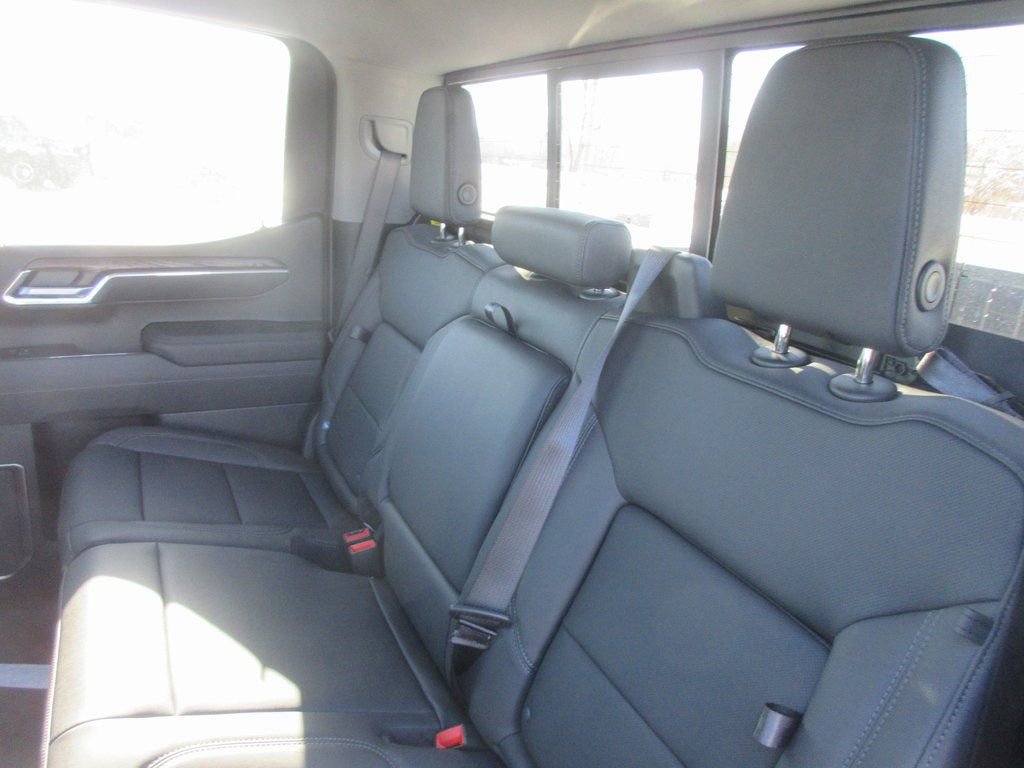 New 2026 GMC Sierra 1500 SLT w/ SLT Convenience Package image 16