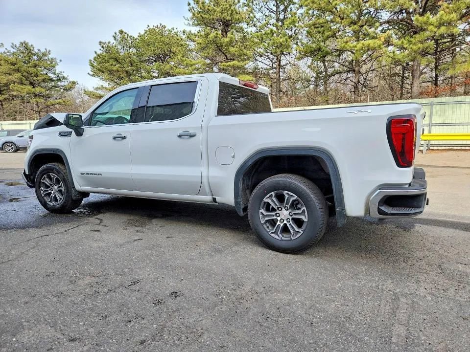 Used 2026 GMC Sierra 1500 SLT AWD/4WD image 4