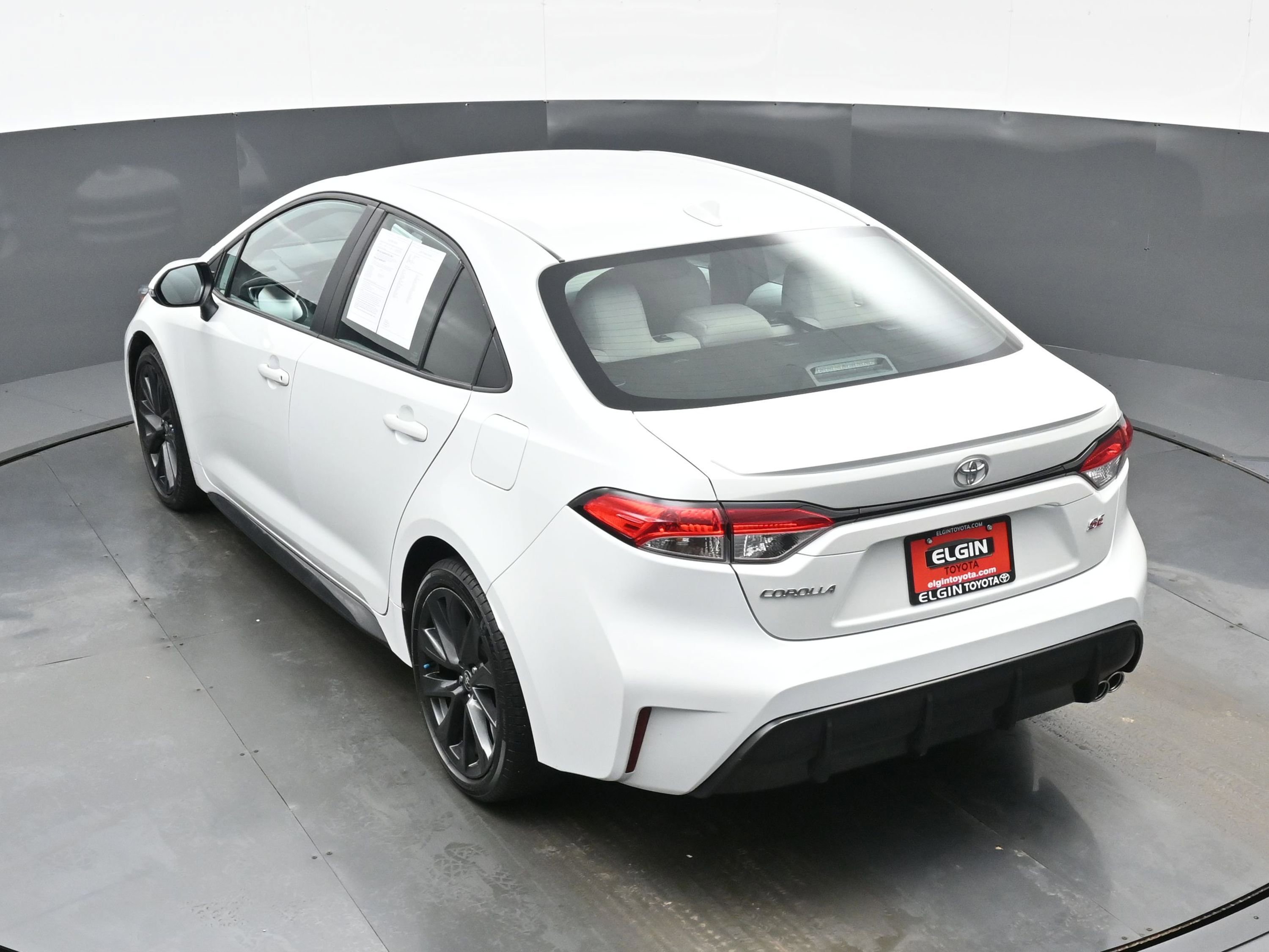 Used 2024 Toyota Corolla SE image 37