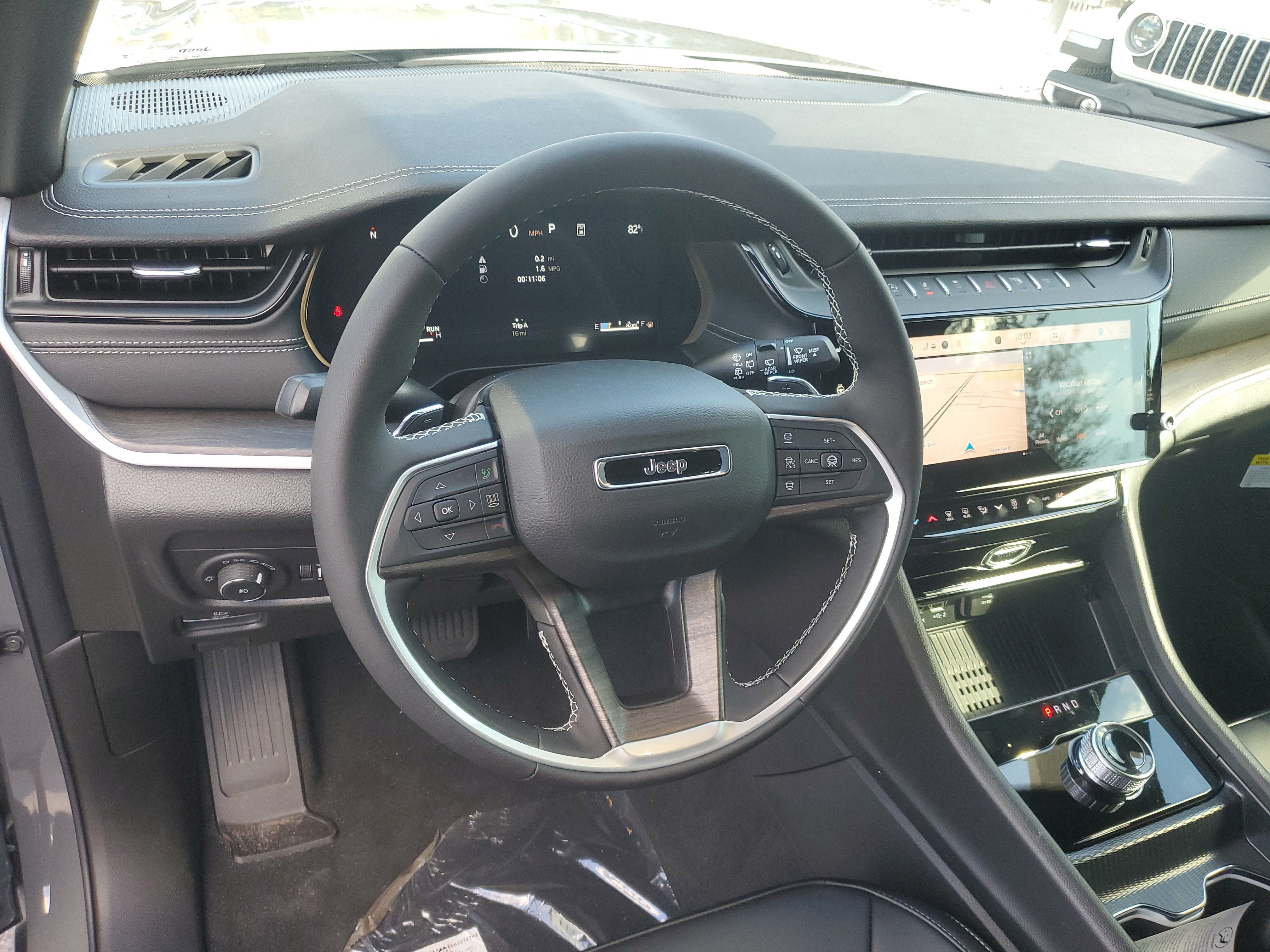 New 2027 Jeep Grand Cherokee L Limited RWD image 12