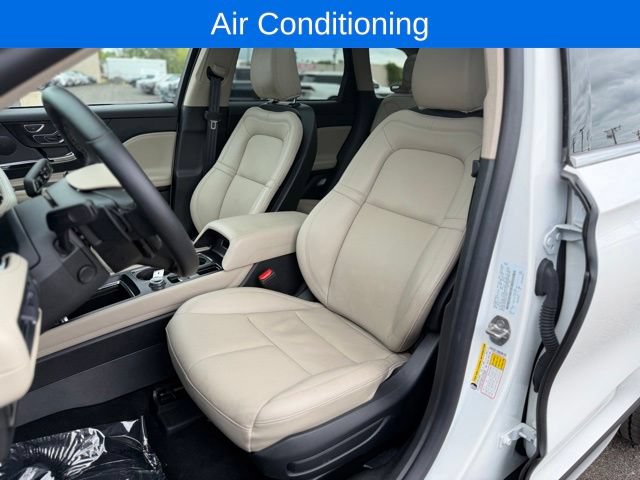 Used 2025 Lincoln Corsair Reserve AWD/4WD image 19