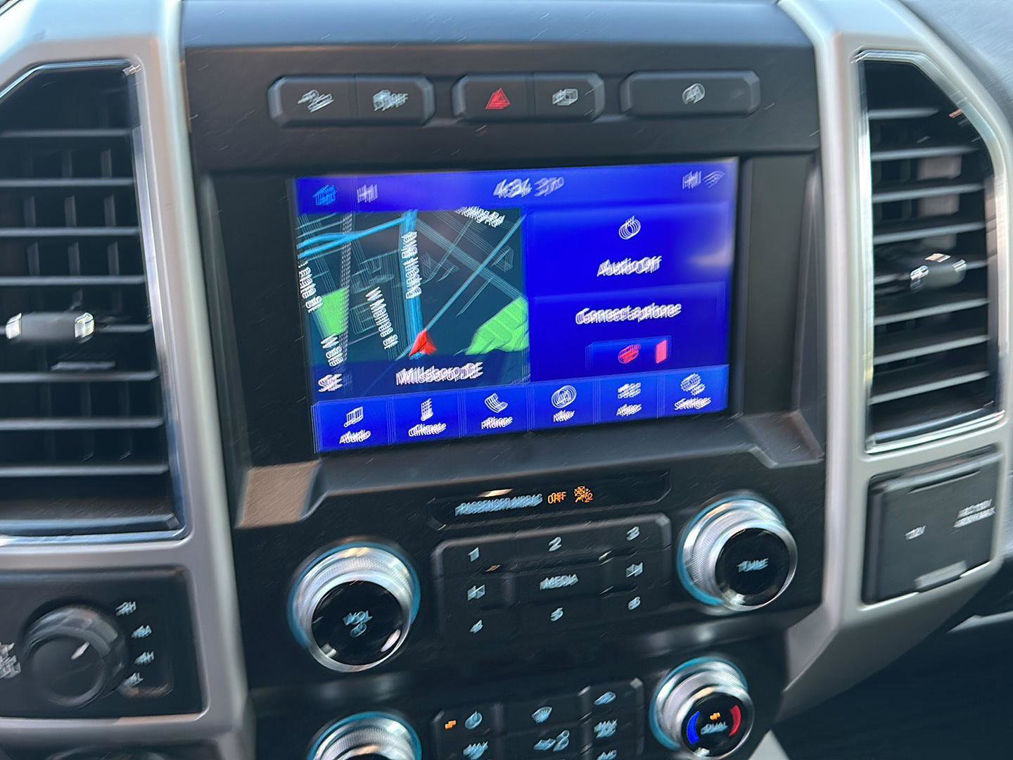 Used 2020 Ford F150 Lariat w/ Equipment Group 502A Luxury image 13