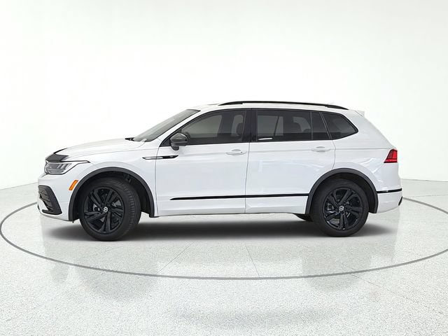 Used 2024 Volkswagen Tiguan SE R-Line AWD/4WD image 2