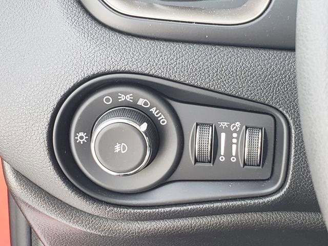 Used 2023 Jeep Renegade Latitude image 22