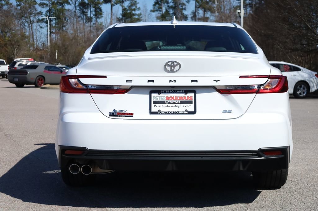 Used 2025 Toyota Camry SE image 4