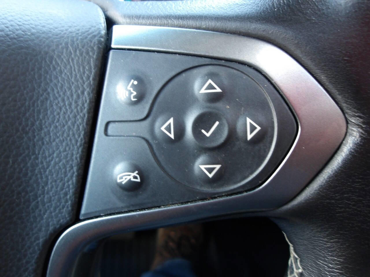 Used 2019 Chevrolet Tahoe LT w/ LT Midnight Edition image 22