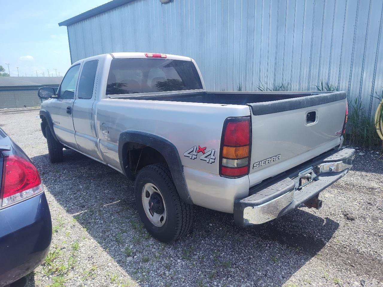 Used 2007 GMC Sierra 2500 W/T w/ Snow Plow Prep Package AWD/4WD image 23