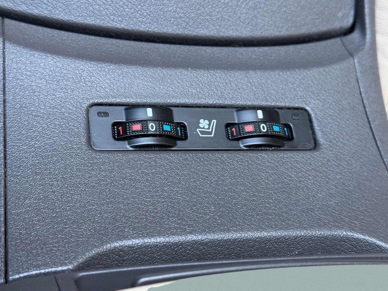 Used 2011 Lexus ES 350 image 30