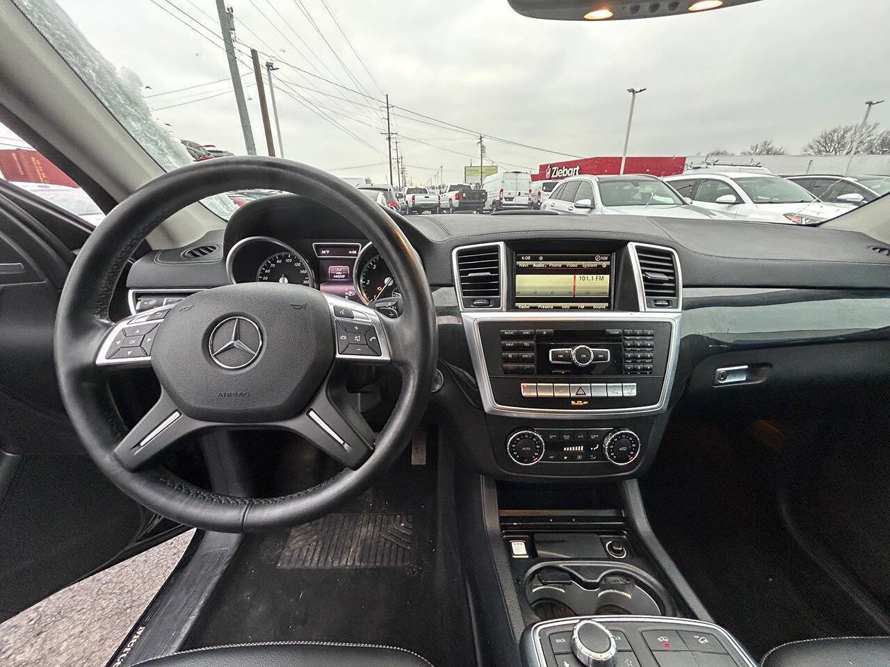 Used 2016 Mercedes-Benz GL 320 BlueTEC 4MATIC w/ Premium I Package image 12