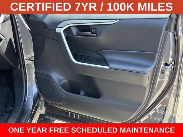 Used 2022 Toyota RAV4 LE AWD/4WD image 8