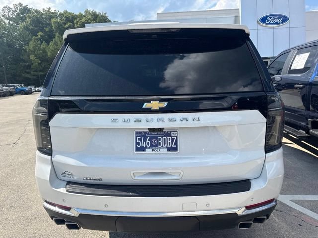 Used 2025 Chevrolet Suburban High Country AWD/4WD image 11