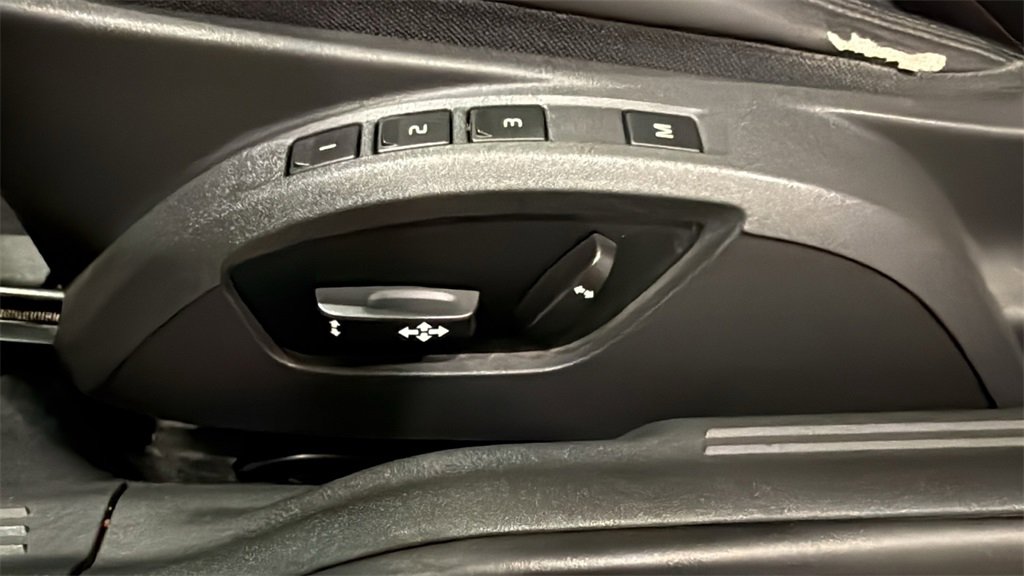 Used 2011 Volvo C30 T5 w/ Preferred Pkg image 19