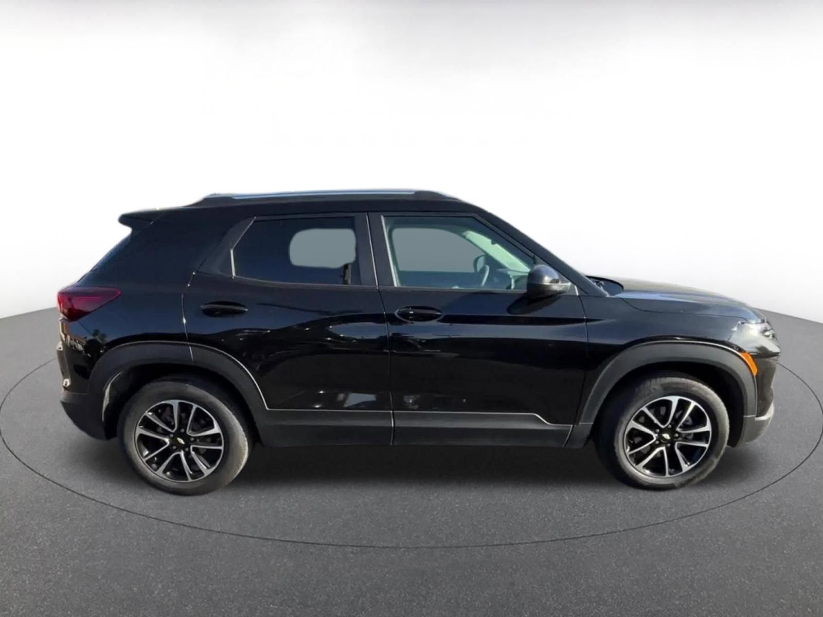 Used 2025 Chevrolet TrailBlazer LT image 16