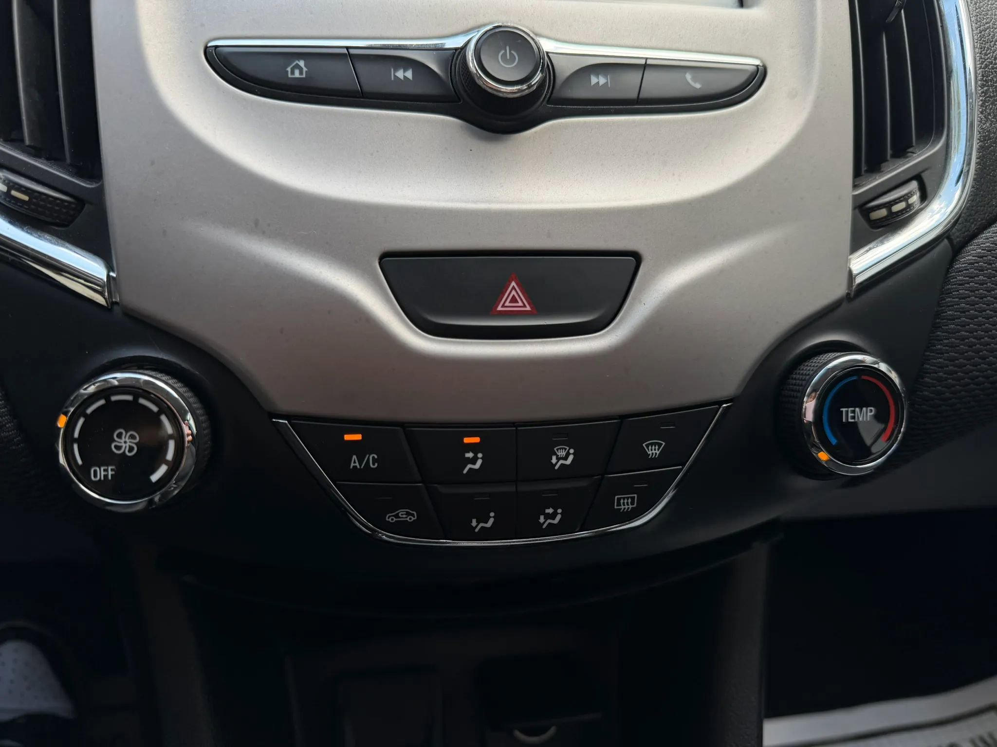 Used 2017 Chevrolet Cruze LS image 26