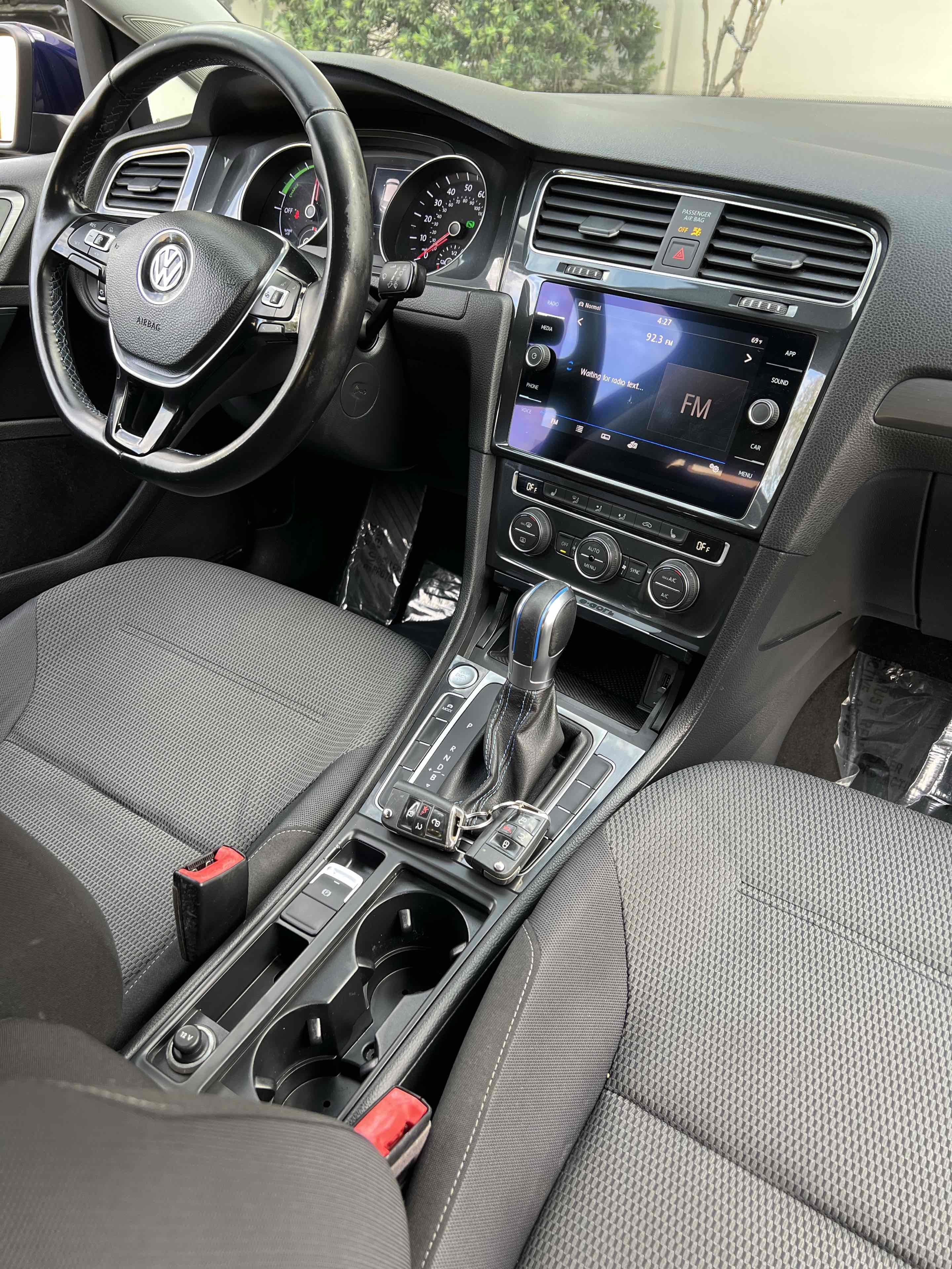 Used 2019 Volkswagen e-Golf SE w/ Driver Assistance Package image 30