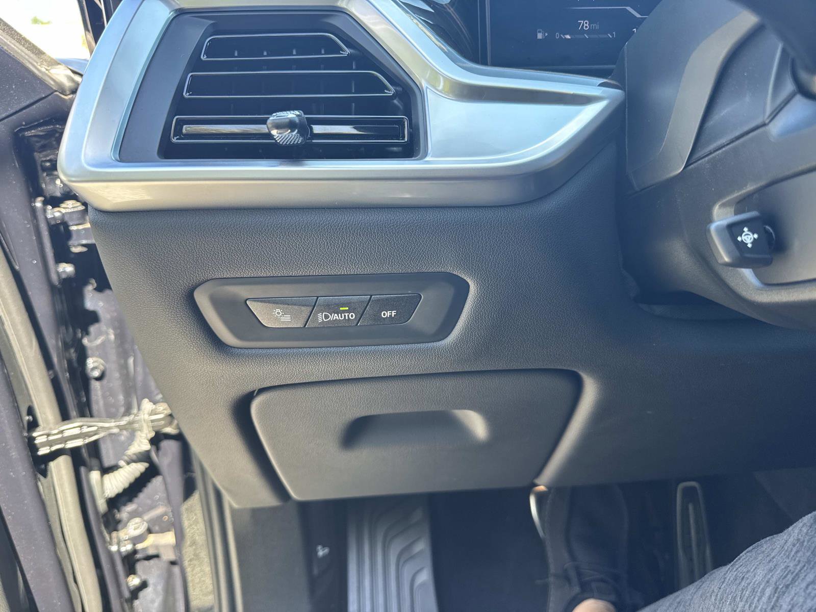 Certified 2025 BMW X6 xDrive40i image 31