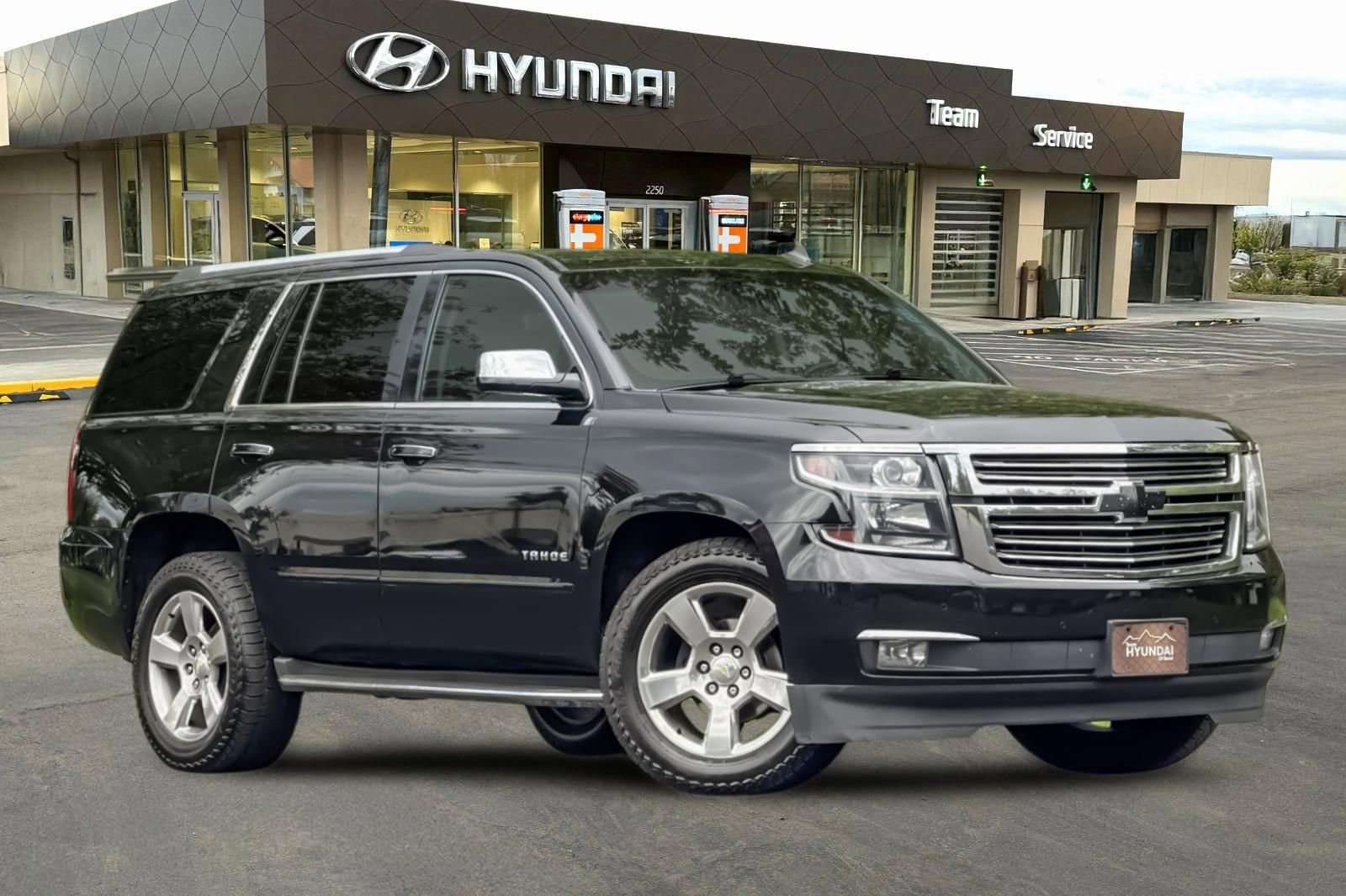 Used 2015 Chevrolet Tahoe LTZ AWD/4WD image 2