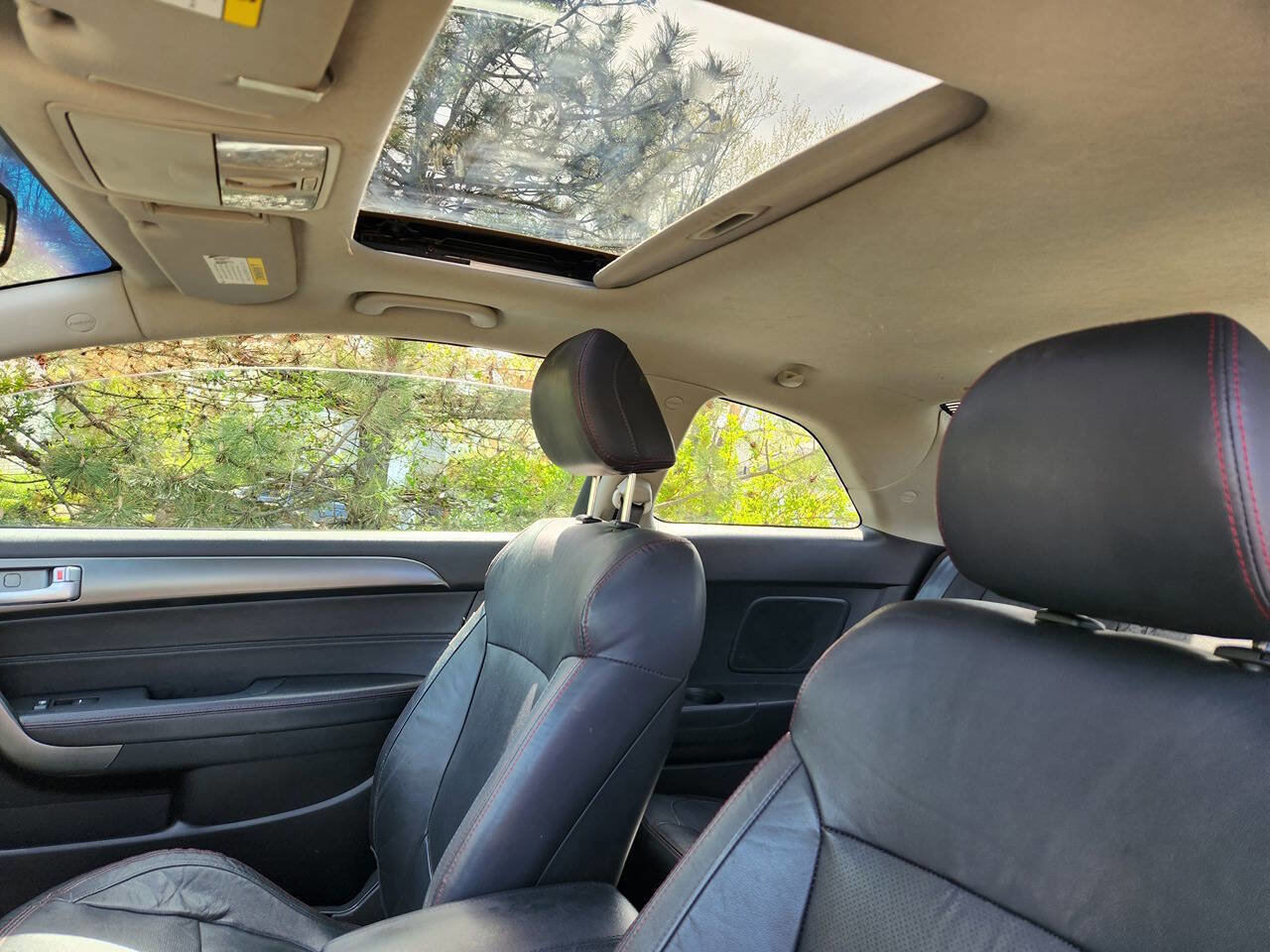 Used 2011 Kia Forte Koup SX w/ Leather Pkg image 17