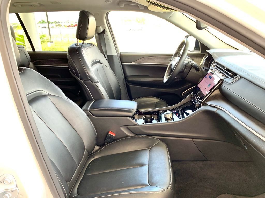 Used 2022 Jeep Grand Cherokee L Limited AWD/4WD image 33