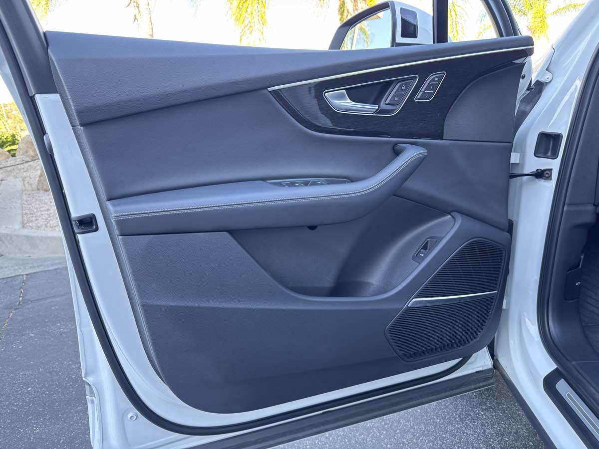 Used 2025 Audi Q7 Premium Plus image 45