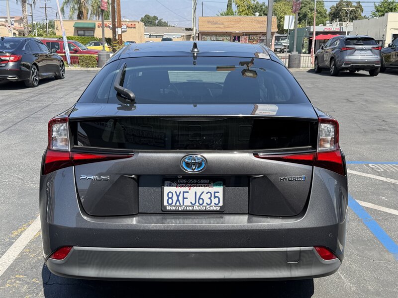Used 2022 Toyota Prius LE FWD image 6