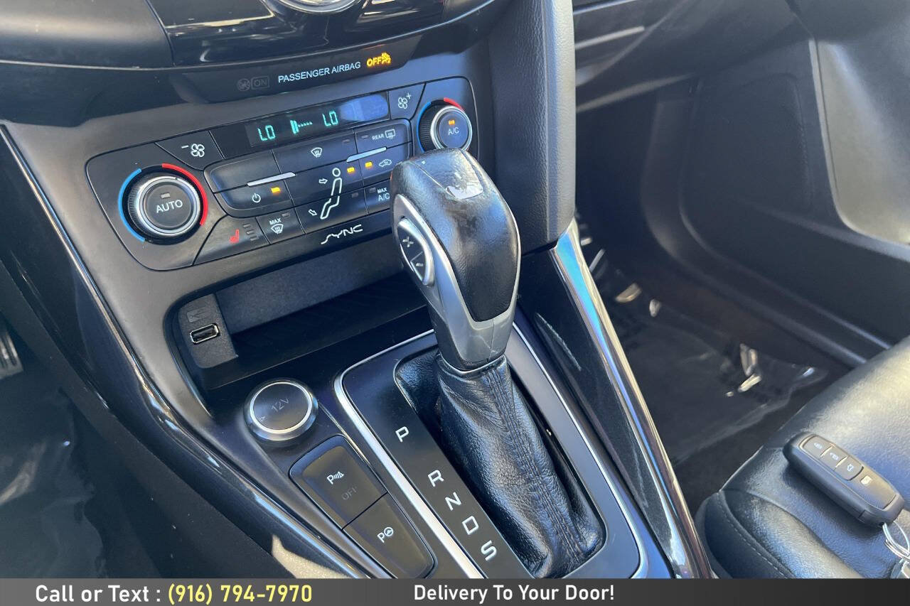 Used 2016 Ford Focus Titanium FWD image 19