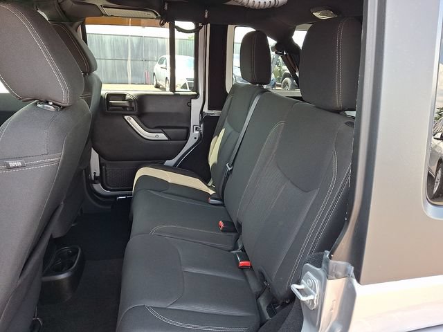 Used 2017 Jeep Wrangler Unlimited Sahara w/ Dual Top Group AWD/4WD image 10