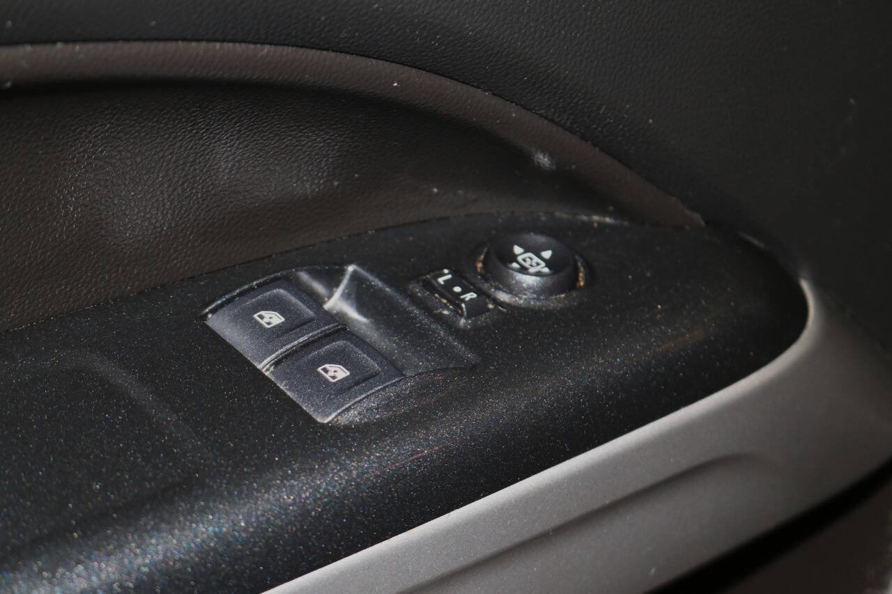 Used 2022 Chevrolet Colorado LT w/ Fleet Safety Package image 56