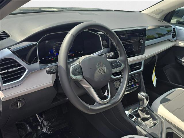 New 2025 Volkswagen Taos SE image 5