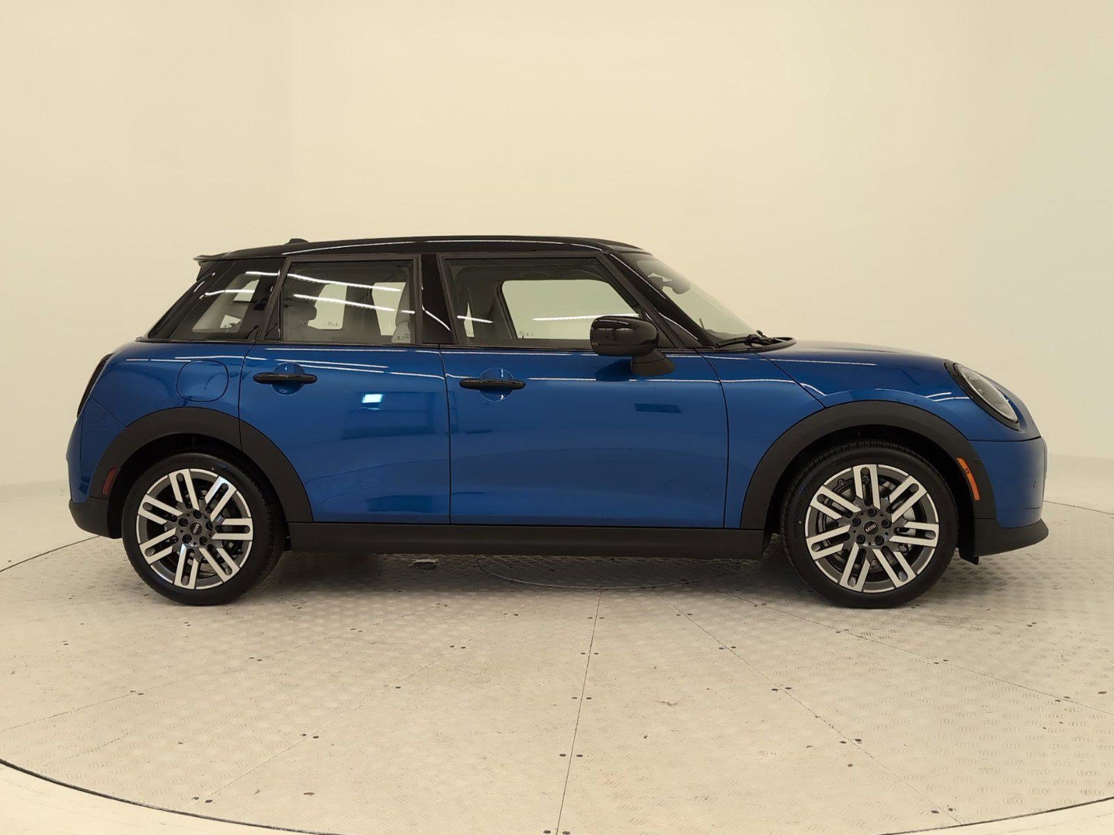 Certified 2025 MINI Cooper S image 7
